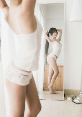 美女排放大量毒气臭屁_BD韩语天堂在线